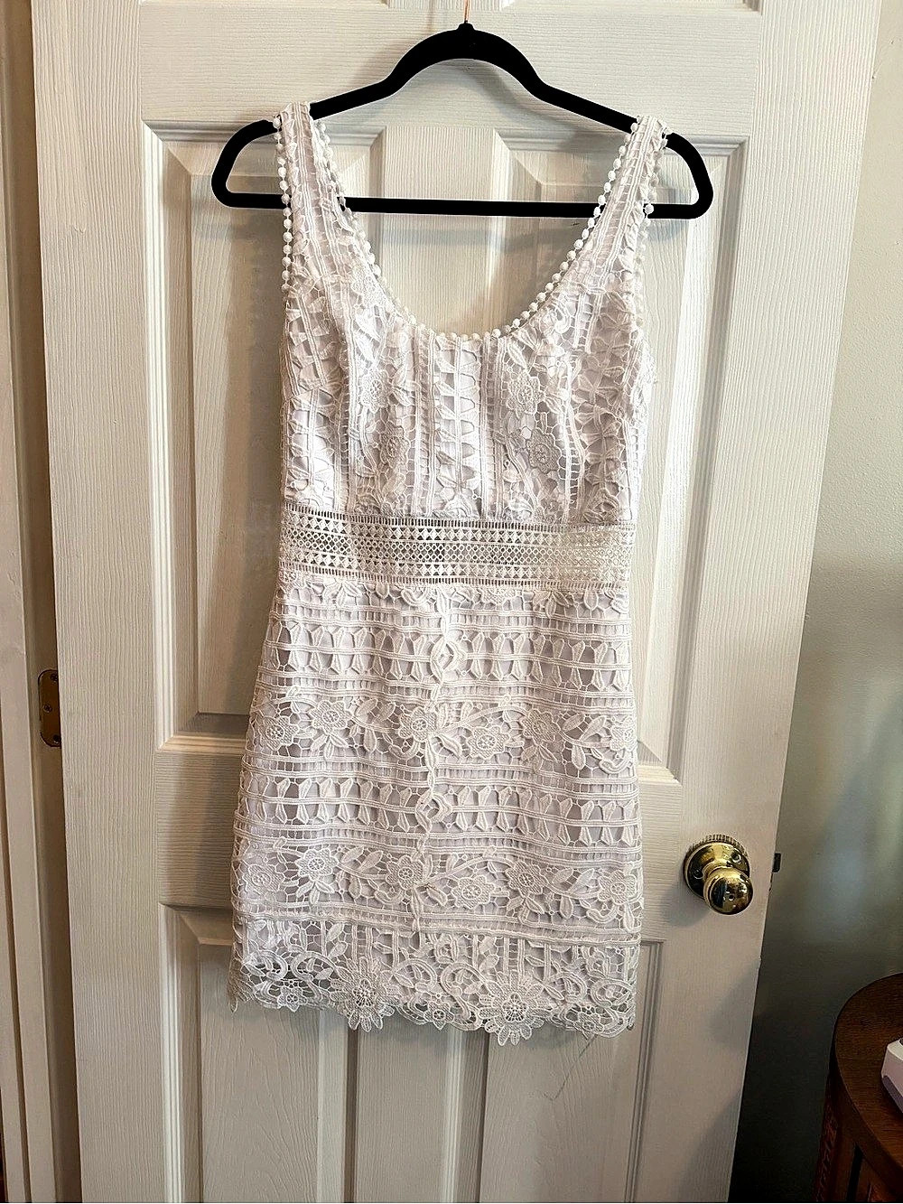 bebe Lace Mini Dress in White Size 6 Like New